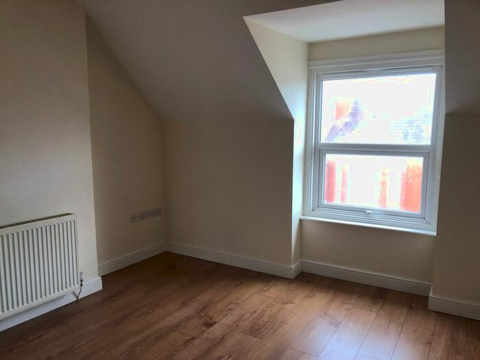 1 Bedroom Flat To Rent In Bodhyfryd Road, Llandudno, LL30