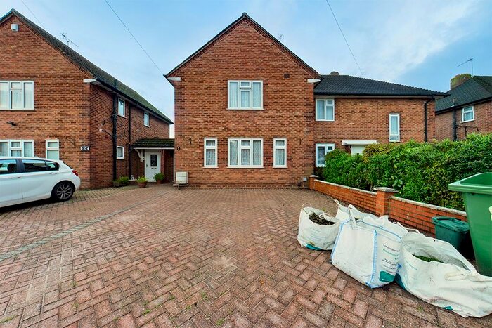 3 Bedroom Semi-Detached House To Rent In Downbarns Road, Ruislip, HA4