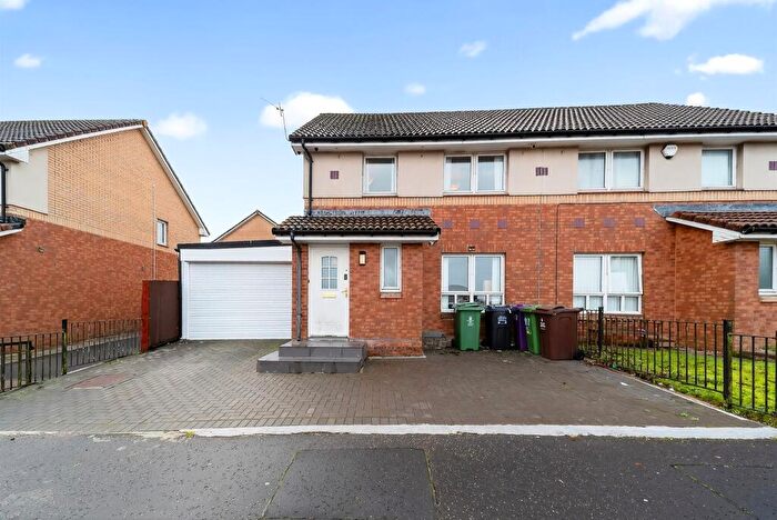3 Bedroom Semi-Detached House For Sale In Holmbyre Road, Glasgow, Glasgow City, G45