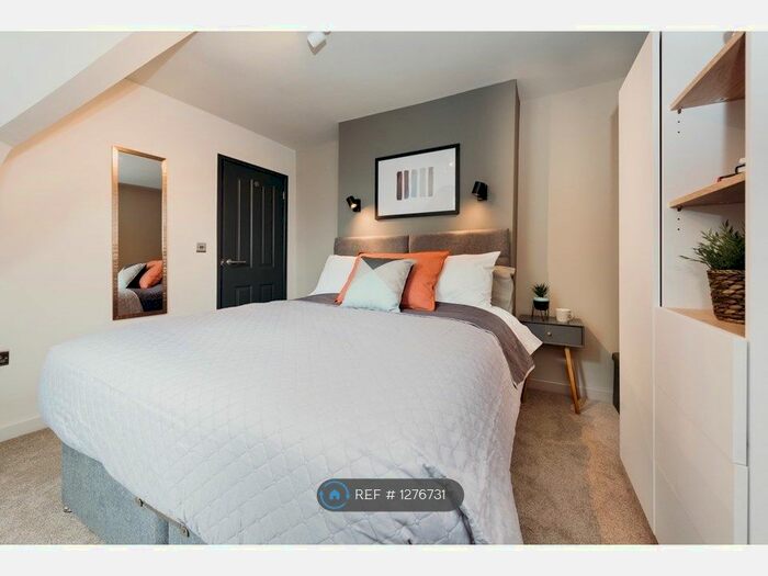 2 Bedroom Flat To Rent In Watling Street, Two Gates, Tamworth, B77