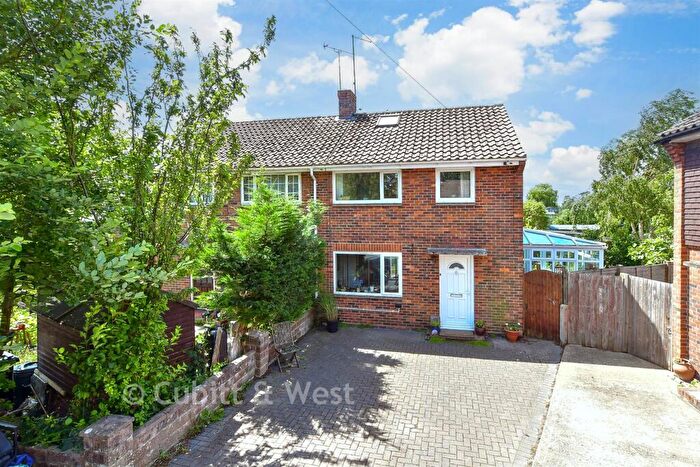 2 Bedroom End Of Terrace House For Sale In Daltons Place, Arundel, West Sussex, BN18