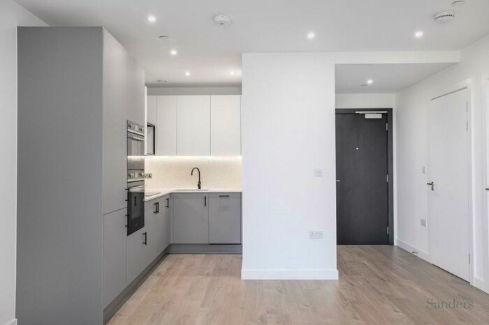 1 Bedroom Flat To Rent In Coster Aevnue, London, N4