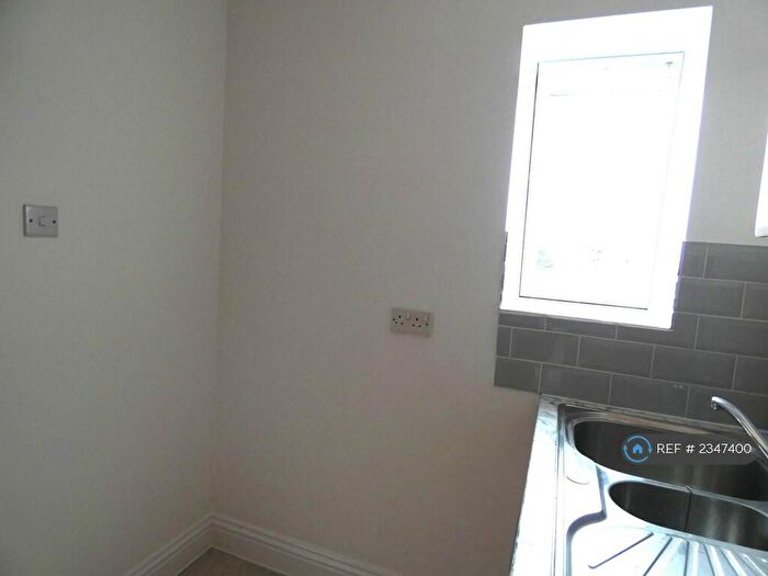 1 Bedroom Flat To Rent In Boscombe Spa Road, Bournemouth, BH5