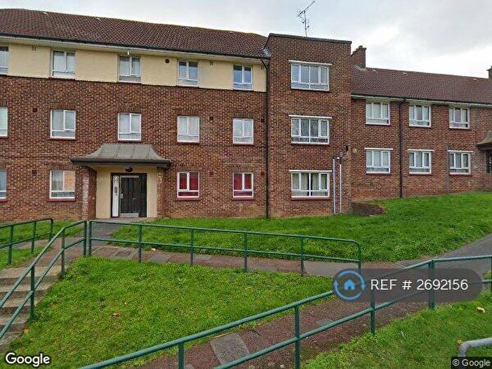 3 Bedroom Flat To Rent In St. Patricks Gardens, Gravesend, DA12