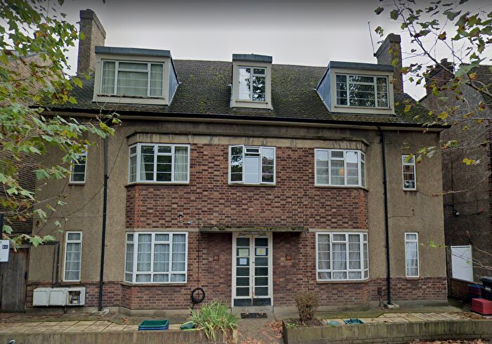 2 Bedroom Flat To Rent In Thornton Avenue, London, W4