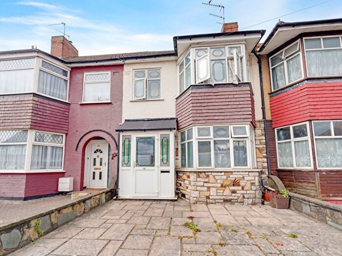 3 Bedroom Terraced House For Sale In York Road, Edmonton, N18