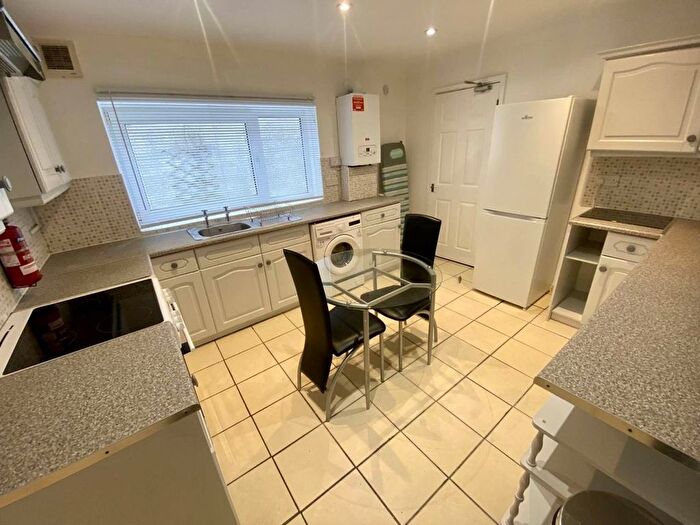 1 Bedroom Flat To Rent In Montpelier Terrace, Ffynone, Uplands, Swansea, SA1