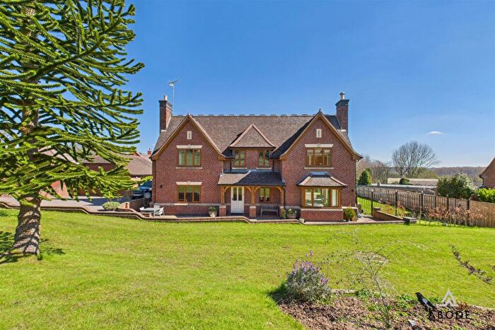 4 Bedroom Detached House For Sale In Doveleys Manor Park, Staffordshire, ST14