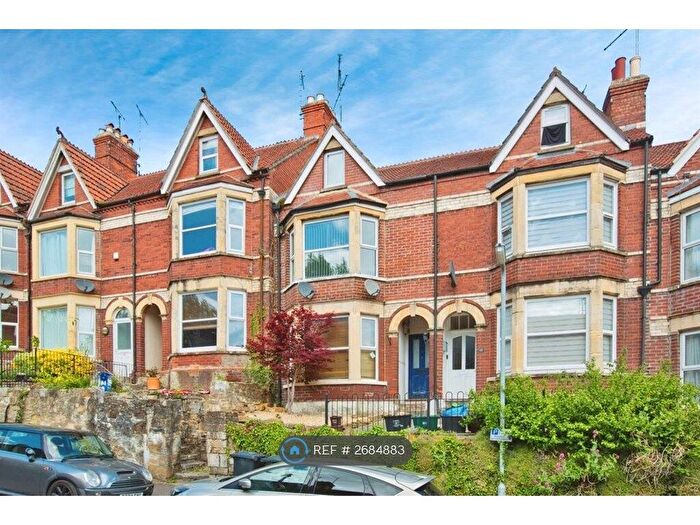 2 Bedroom Maisonette To Rent In Woodland Grove, Yeovil, BA20