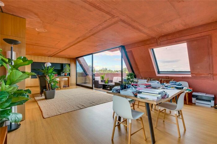 2 Bedroom Flat To Rent In Upper Street, London, N1