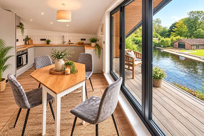 3 Bedroom Flat For Sale In Yarmouth Road, Thorpe St Andrew, Norwich, NR7