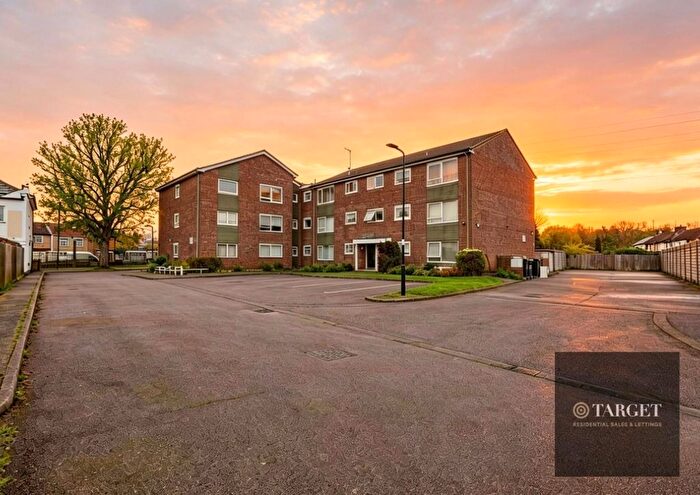 2 Bedroom Flat To Rent In Hertford Road, EN3