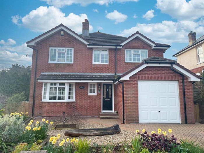 4 Bedroom Detached House For Sale In Sibden Road, Shanklin, PO37