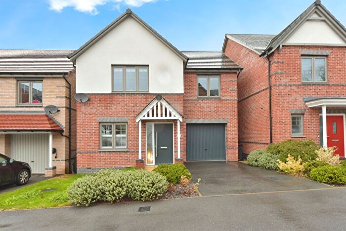 3 Bedroom Detached House For Sale In Cranleigh Road, Mastin Moor, Chesterfield, S43