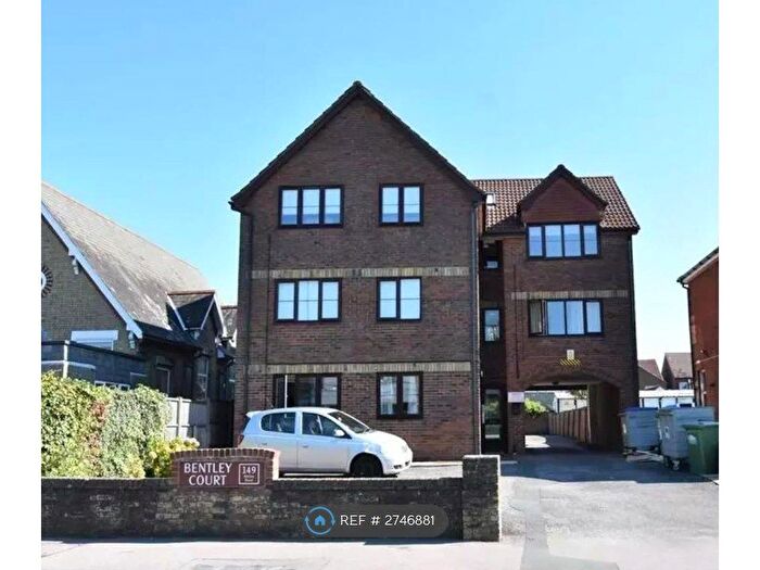 1 Bedroom Flat To Rent In Bentley Court, Southampton, SO15