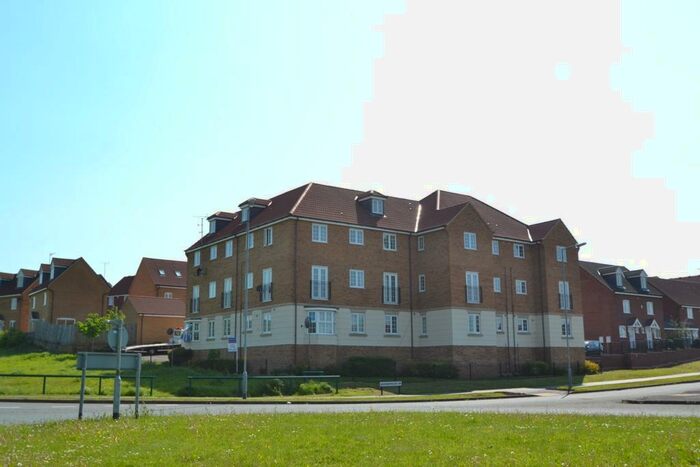 2 Bedroom Apartment To Rent In Redgrave Court, Wellingborough, NN8