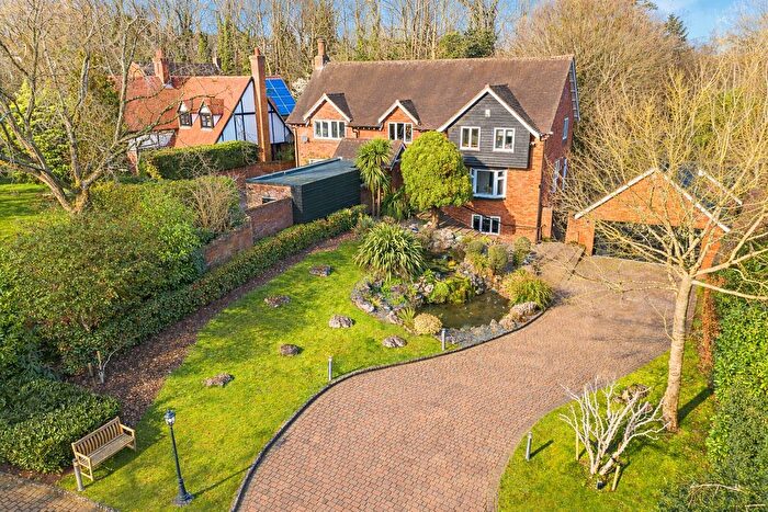 6 Bedroom Detached House For Sale In Oaklea Wood, Welwyn, Hertfordshire, AL6