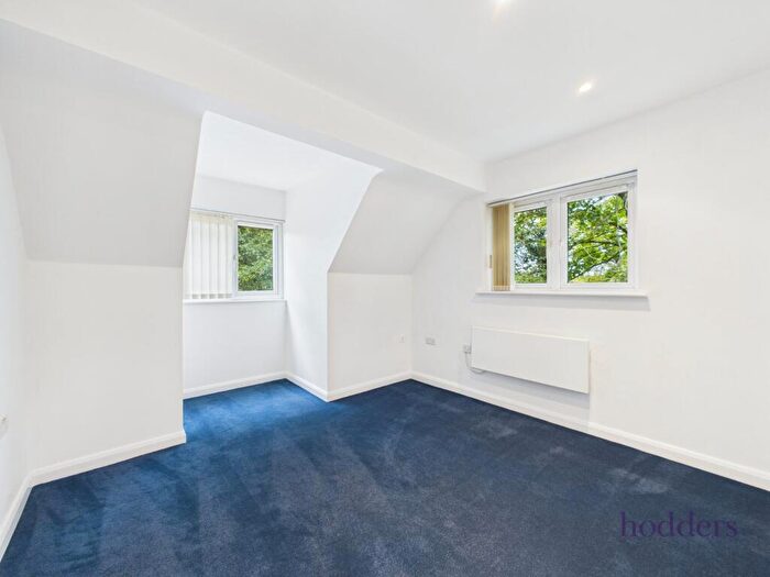 2 Bedroom Apartment To Rent In Surrey, KT16