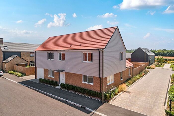 4 Bedroom Detached House To Rent In Exbury Crescent, Cranleigh, GU6