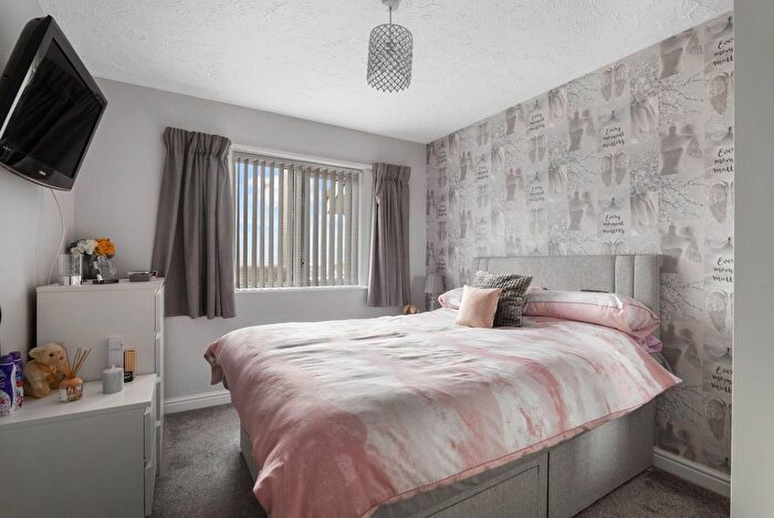 1 Bedroom Flat For Sale In Corinthian Court, Alcester, B49