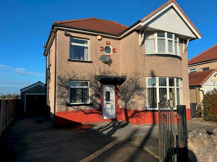 3 Bedroom House To Rent In Burton Avenue, Lancaster, LA1