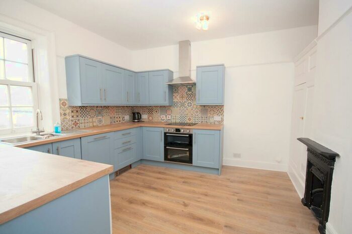 2 Bedroom Flat To Rent In High Street, Royal Wootton Bassett, SN4