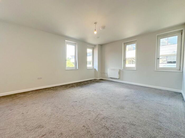 1 Bedroom Flat To Rent In Wigmore Lane, Tivoli House Wigmore Park Centre Wigmore Lane, LU2