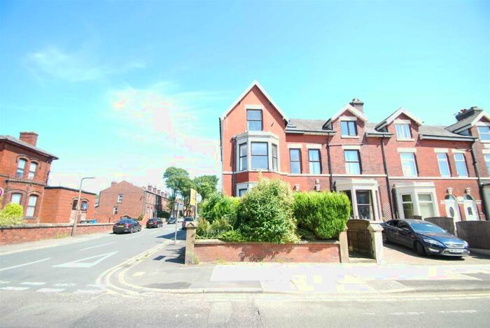 2 Bedroom Apartment To Rent In Walmersley Road, Bury, BL9