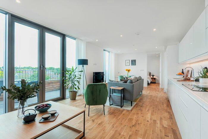 2 Bedroom Flat To Rent In Queens Road, Reading, RG1