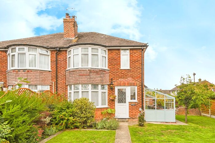 3 Bedroom Semi-Detached House For Sale In Bryans Close Road, Calne, SN11