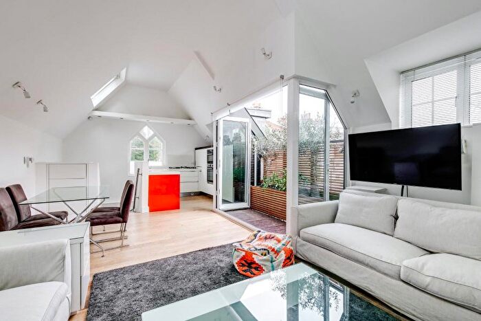 2 Bedroom Terraced House To Rent In Highgate West Hill, Highgate Village, N6