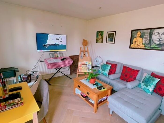 1 Bedroom Flat To Rent In Union Lane, Isleworth, TW7