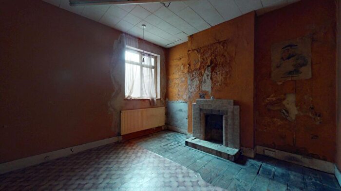 2 Bedroom Semi-Detached House For Sale In Ravenscroft Road, Beckenham, Kent, BR3