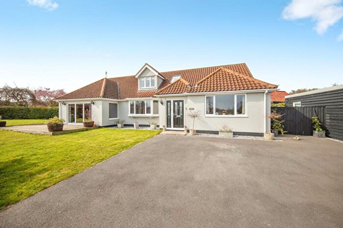 4 Bedroom Detached House For Sale In Silver Hill, Hintlesham, Ipswich, IP8