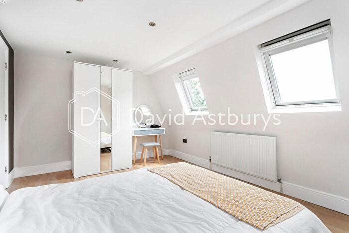 3 Bedroom Apartment To Rent In Lafitte House, New Orleans Walk, Crouch Hill, N19