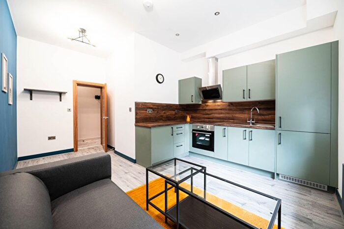 1 Bedroom Flat To Rent In Stunning Flat, Warrington Street, Ashton-Under-Lyne, OL6
