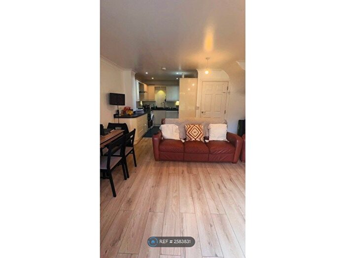 4 Bedroom Terraced House To Rent In Windlesham Grove, London, SW19