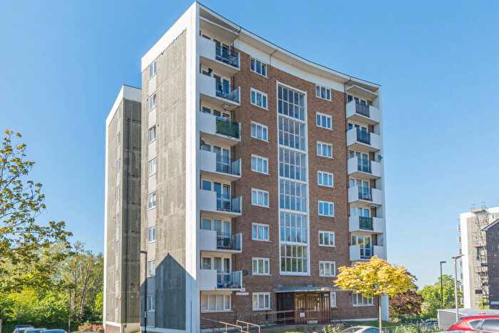 1 Bedroom Apartment For Sale In Wood Vale, London, SE23