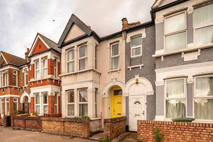 3 Bedroom Detached House For Sale In Newham Way, Plaistow, London, E16