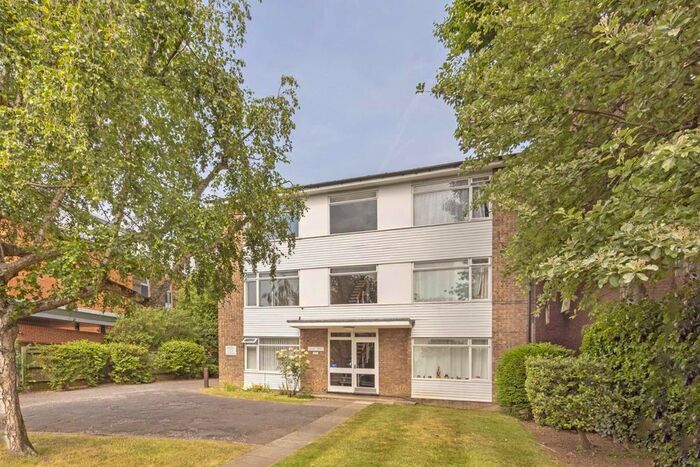 1 Bedroom Flat To Rent In Worple Road, London, SW19