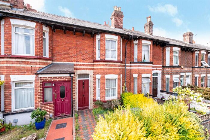 3 Bedroom Terraced House For Sale In Milman Road, Reading, RG2