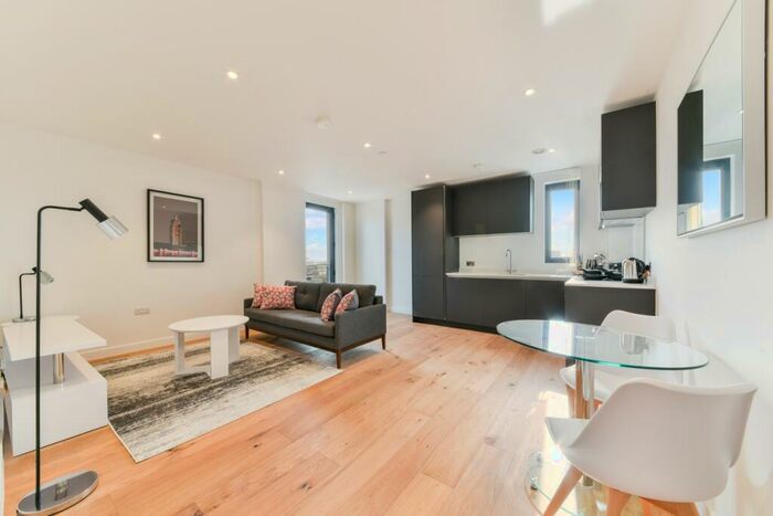 1 Bedroom Flat To Rent In Luxe Tower, Dock Street, Tower Hill, London, E1