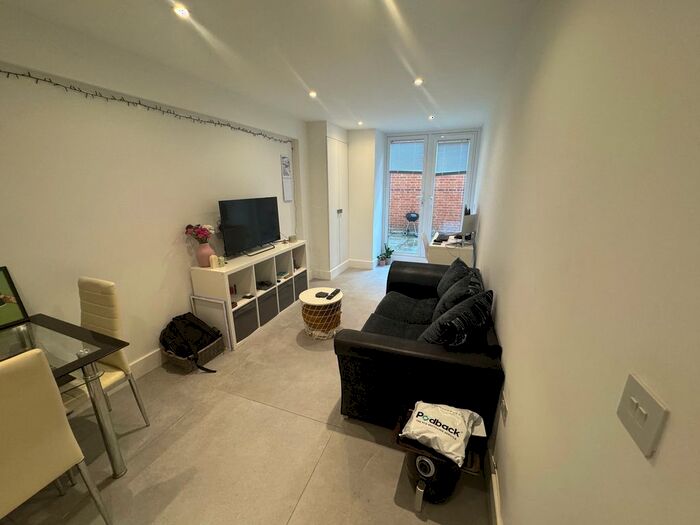 1 Bedroom Flat To Rent In Trinity Road, London, SW17