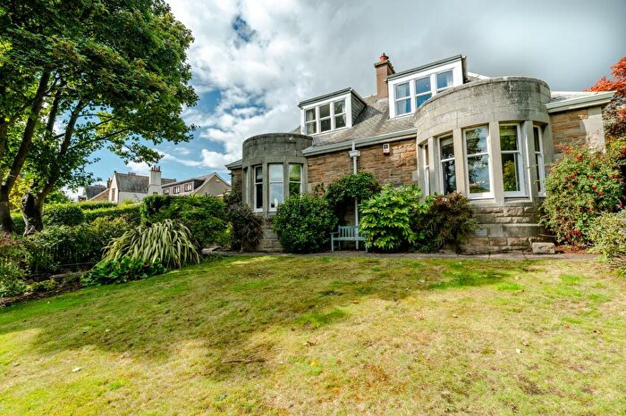 4 Bedroom Detached Bungalow For Sale In Lanark Road, Juniper Green, EH14