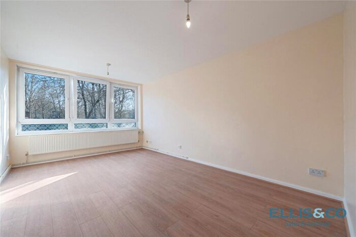 1 Bedroom Apartment To Rent In Reedham Close, London, N17