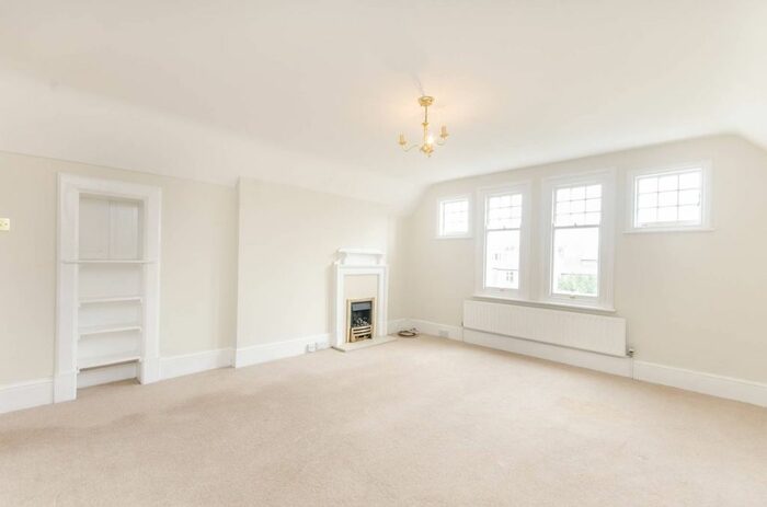 2 Bedroom Flat To Rent In Arterberry Road, Raynes Park, London, SW20