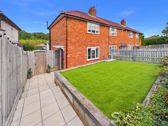 2 Bedroom End Of Terrace House For Sale In Beechen Lane, Lower Kingswood, KT20