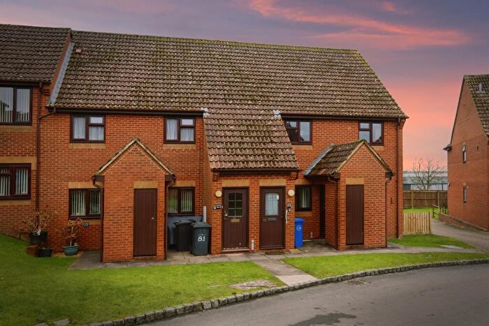 2 Bedroom Retirement Property For Sale In Lansdowne Way, High Wycombe, HP11
