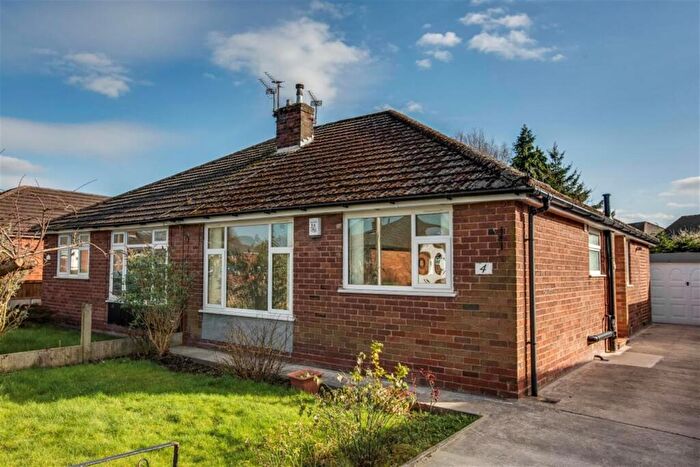 3 Bedroom Semi-Detached Bungalow To Rent In Avondale Drive, Astley, Manchester, M29