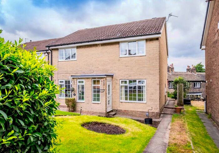 2 Bedroom Semi-Detached House To Rent In Richmond Court, Cowlersley, HD4